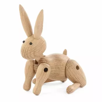 Статуэтка из массива дуба