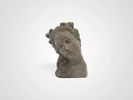 Статуэтка в итальянском стиле из скульптурного бетона