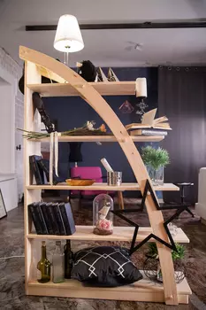 Стеллаж парус из массива дуба