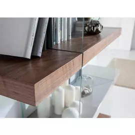 Стеллаж с деревянными полками