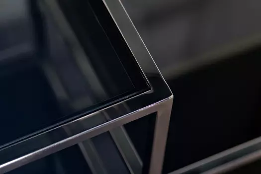 Стеллаж со стеклянными полками