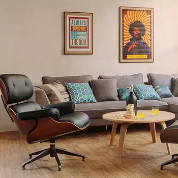 Стол кофейный из дерева ценных пород