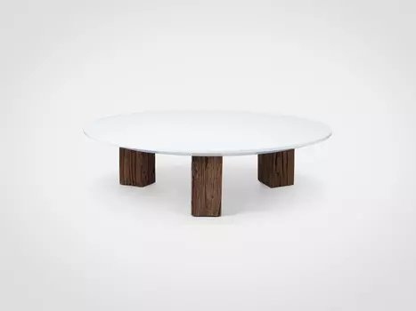 Стол кофейный круглый на ножках из состаренного тика