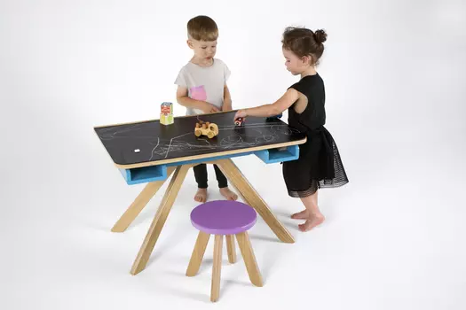 Стол-мольберт Moonk "Malevich" m красный 4-8 лет