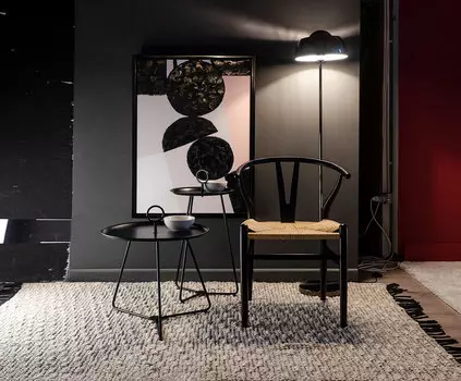 Стол с круглой столешницей