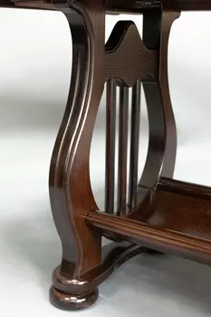 Стол журнальный раздвижной орфей на изящных ножках орех