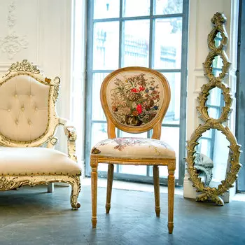 Стул 12 месяцев цветения версия июль бежевого цвета