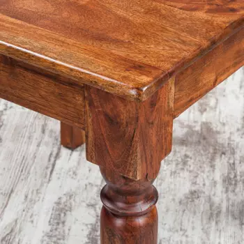 Стул из дерева акации