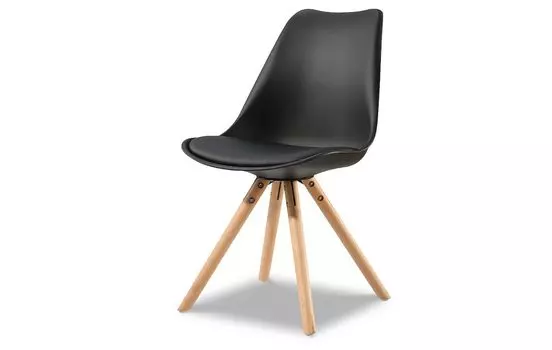 Стул кейси с деревянными ножками черный