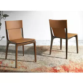 Стул кожаный коньячного цвета