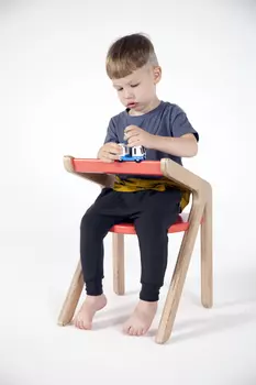 Стул Moonk "Malevich" красный 1.5-5 лет