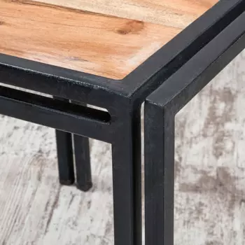 Стул с металлическим каркасом