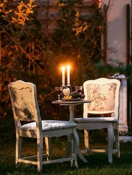 Стул с мягким сиденьем