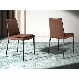 Стул с обивкой из кожзаменителя