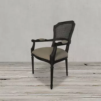 Стул с обивкой из льна