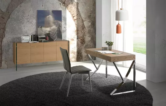 Стул серо-коричневого цвета