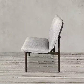 Стул серого цвета