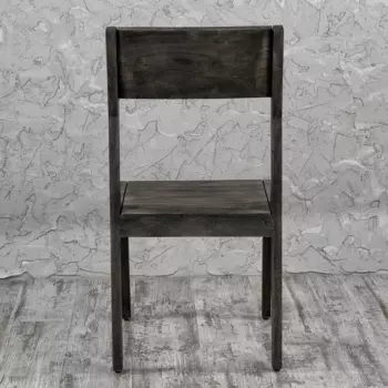 Стул темно-серого цвета