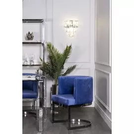 Стул темно-синего цвета на металлическом каркасе