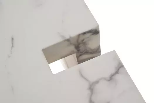 Угловой журнальный стол из дерева