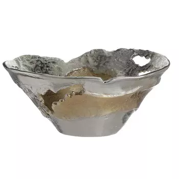 Ваза из алюминия серебристого цвета