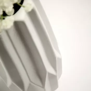 Ваза керамическая Lineal белого цвета