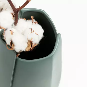 Ваза керамическая Livingstone темно-зеленого цвета