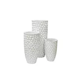 Ваза напольная жемчужно-белого цвета