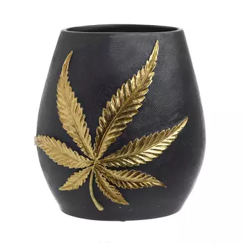 Ваза с золотым рисунком