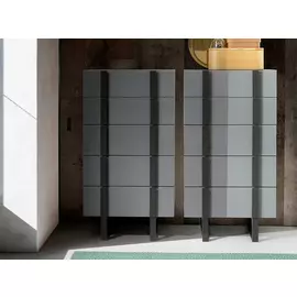 Высокий комод серого цвета