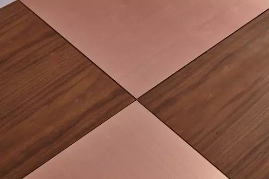 Журнальный стол квадратный орех