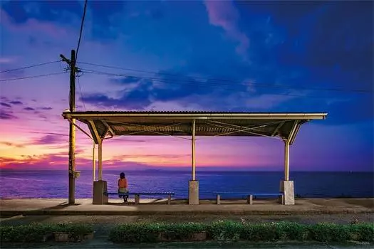 1000 Piece Jigsaw Puzzle KAGAYA The Station You Want to Get Off At least Once Shimonada Station - - (Ehime) [Glowing Puzzle] (50x75cm)