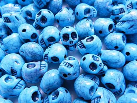 100 шт. Акриловые бусины в форме черепа бирюзового цвета, зеленые, синие, 13 мм, череп, скелет, ремесло, товары для рукоделия, ювелирные изделия, аксессуары ручной работы, детали Huey