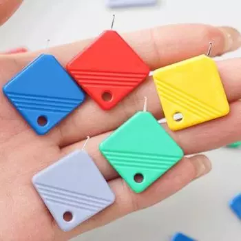 100 шт. нитевдеватель квадратный инструмент для быстрой заправки нити для ручного шитья простой в использовании портативный нитевдеватель для любителей шитья пожилых людей