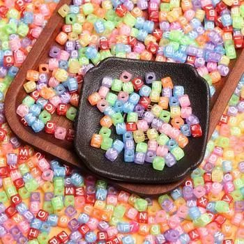 100 шт./пакет акриловые разноцветные квадратные бусины свободные бусины ювелирные аксессуары плоские бусины с буквами высокое качество новые Black/color/square bead