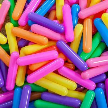 100 упаковок шариков с шариками для малышей, не содержащих фталатов, не содержащих BPA, устойчивых к раздавливанию пластиковых разноцветных игровых игрушек, многоразовые игровые мячи в форме конфет зелёный