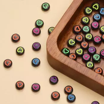 100Pcs 7mm Flat Round Loose Spacer Acrylic Heart Pattern Beads for Jewelry Making DIY Handmade Keychain Necklace Bracelet Earrings Fashion Materials