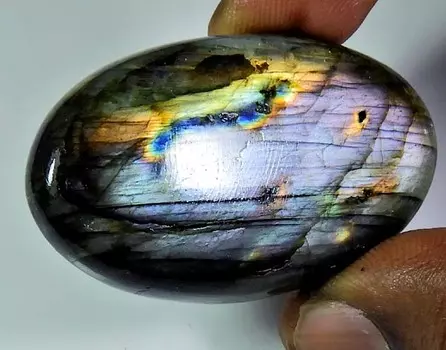 105Cts. ПОЛНЫЙ ФИОЛЕТОВЫЙ ОГНЕННЫЙ ЛАБРАДОРИТ ОВАЛЬНЫЙ КАБОШОН РОССЫПЬЮ 27X48X08 ММ ET-331