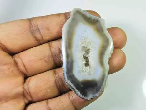 109Cts. Окрашенный черный друзовый агат фантазийный кристалл кабошон россыпью драгоценный камень 36X42MM SK-2242