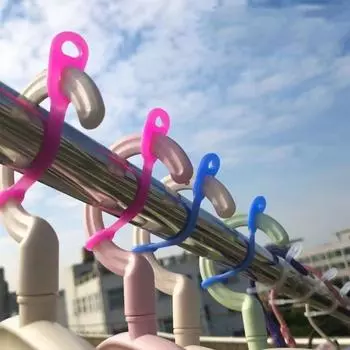 10 шт. крючков для вешалок для одежды, ветрозащитная пряжка для фиксации вешалок, необходимый фиксатор для вешалок в доме, идеально подходящий для прачечной, балкона, патио 10pcs синий