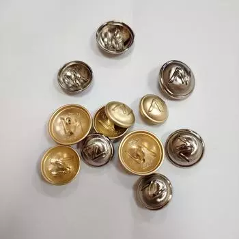 10 шт. Металлические креативные пуговицы V Spell N Letter High Hand Sheep Buttons Японские и корейские интернет-знаменитости пальто пуговицы одного стиля 18MM-Hanging white oil