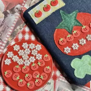 10 шт. милые мультяшные пластиковые пуговицы в виде помидора и снежинки для детского пальто, кардигана, сделай сам, декоративная пуговица для девочек, детская одежда, швейные принадлежности томатный