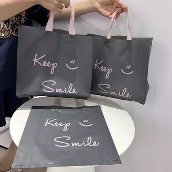 10 шт. Улыбающийся пластиковый пакет, сумка для магазина одежды, сумка для упаковки одежды, сумки для покупок, ручная сумка, креативная 28x28 см 28x28x8cm