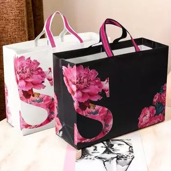 10 шт., упаковка с принтом розы, сумка для покупок с ручкой, водонепроницаемые подарочные пакеты из нетканого материала, черная сумка для магазина одежды 28x20x10cm