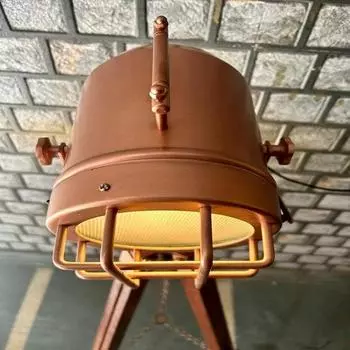 111,76 см медный точечный напольный светильник с регулируемой деревянной подставкой-треногом,