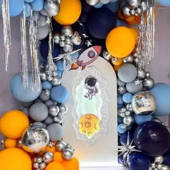 111Pcs Комбинация воздушных шаров астронавта Синие и серебряные латексные воздушные шары Набор воздушных шаров из алюминиевой фольги Украшение комнаты Украшение для дней рождения Тематическая вечеринка