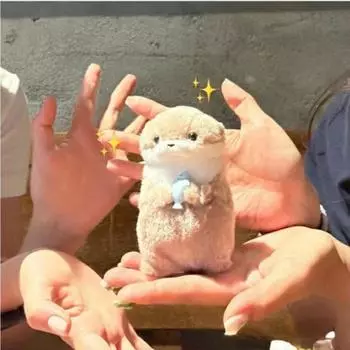 11 см милые выдры держат рыбу стежка плюшевые игрушки куклы брелоки подвесные кулоны реквизит для школьной сумки ключница кукла игрушка подарки