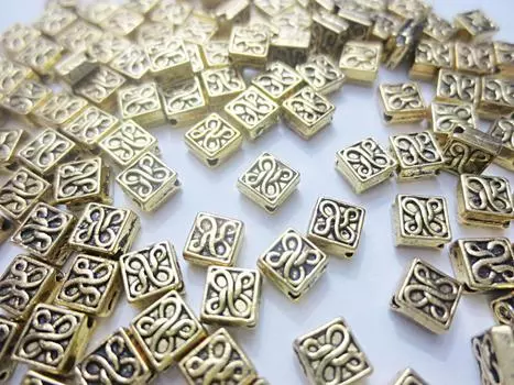 120 шт. Алмазные разделительные бусины золотого цвета, золотистая красота, 5 мм, цветочный узор, материалы для рукоделия Huey H925