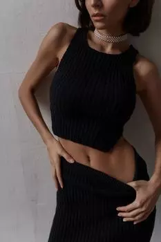 1969 — трикотажный комплект с черной укороченной юбкой Bohemai Cris