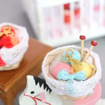 1:12 Dollhouse Miniature Bamboo Basket Braided Yarn Ball Needle Balls Scissors Sweater Knitting Tool Basket Home Model Decor A